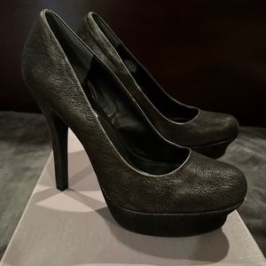Jennifer Lopez platform heels EUC